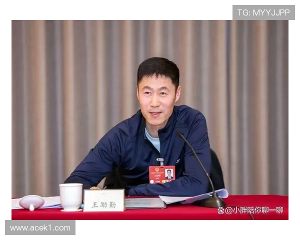 王励勤退役后住上海老小区，邻居说他买菜还砍价