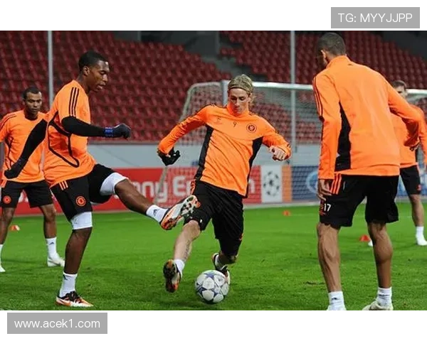 托雷斯与贝纳永锋线上职责偏移展现单点驱动趋势