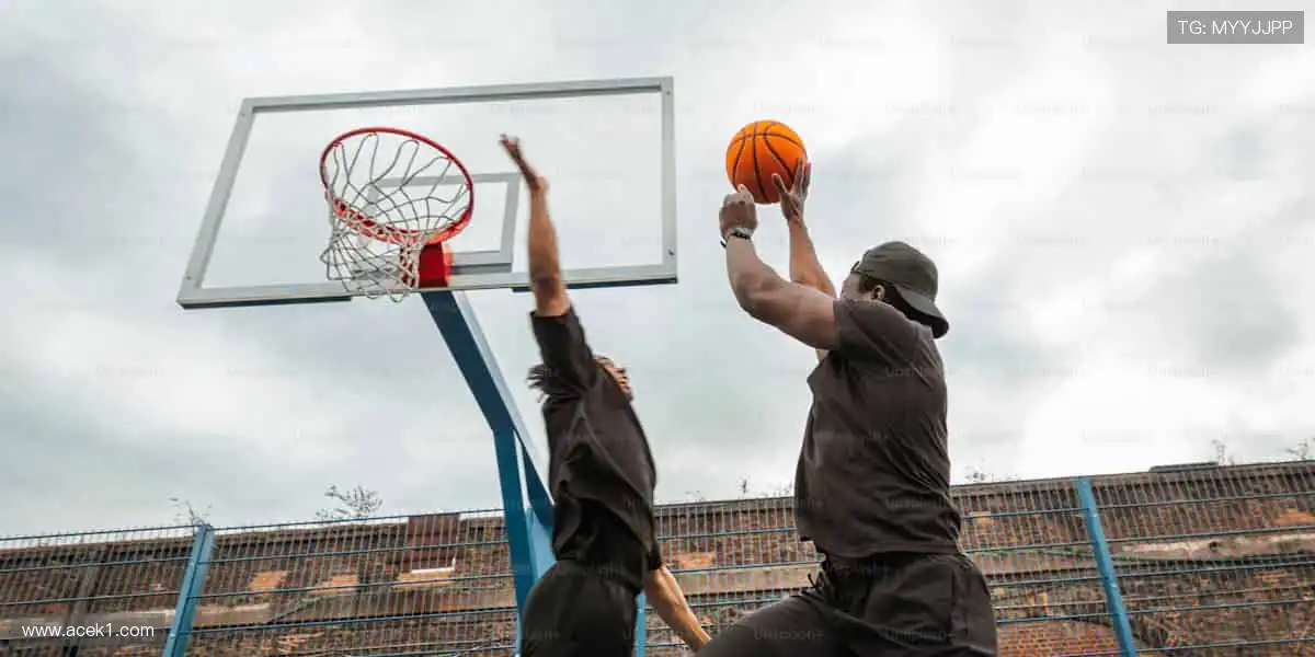 实时弹幕,边看边聊,做赛场最活跃的观众!💬🎉